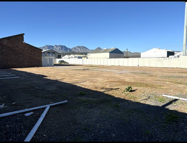 1,487M² VACANT LAND FOR SALE IN GANTS PLAZA